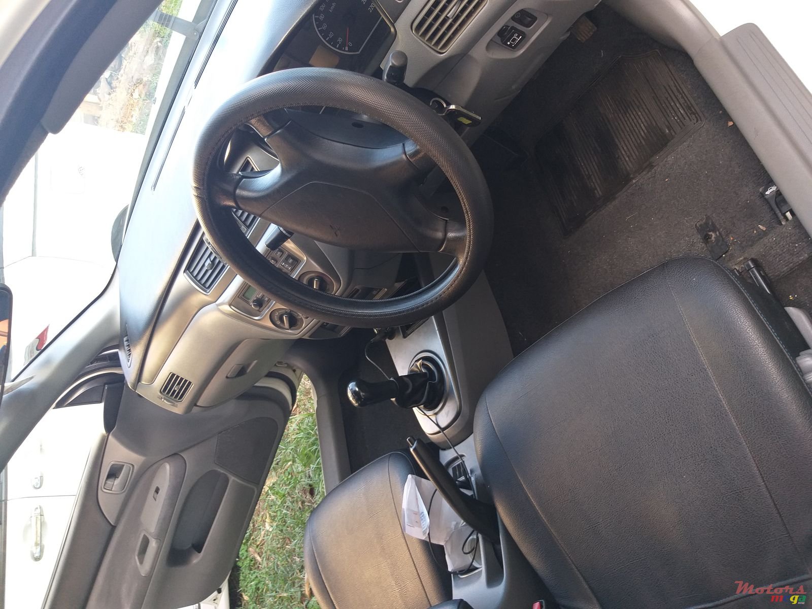 2012' Mitsubishi Lancer photo #4