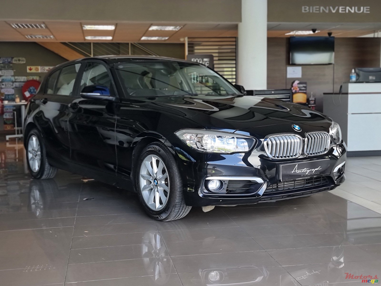 2017' BMW 1 Series 5 Door photo #4