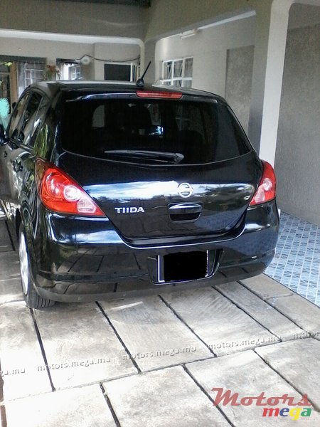 2006' Nissan Tiida photo #2