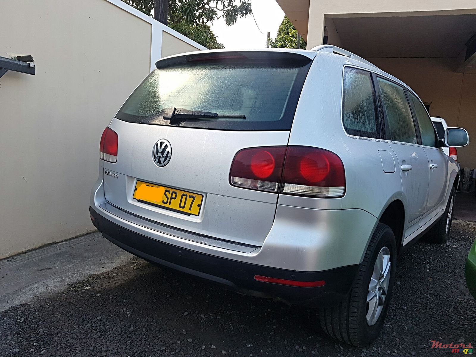 2007' Volkswagen Touareg auto photo #2