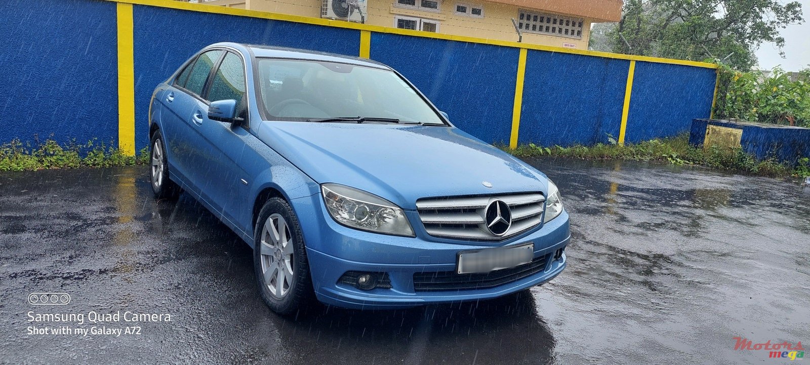 2011' Mercedes-Benz C 180 photo #2