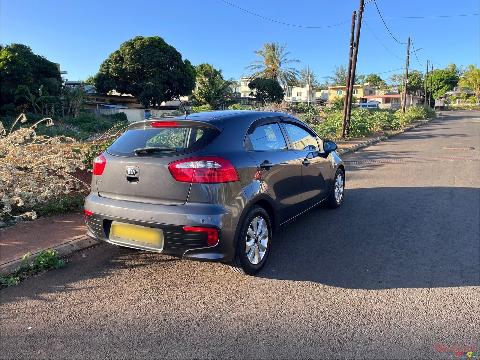 2015' Kia Rio photo #2