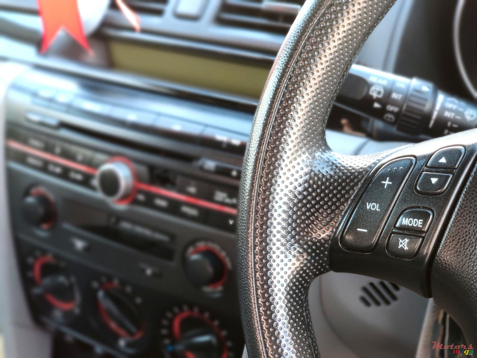 2005' Mazda Axela photo #6