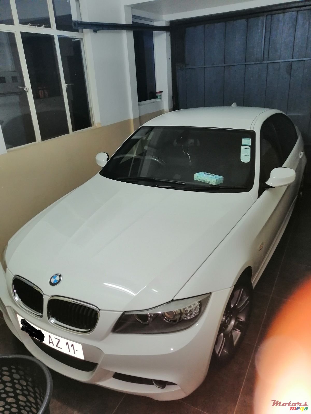 2011' BMW 3 Series photo #7