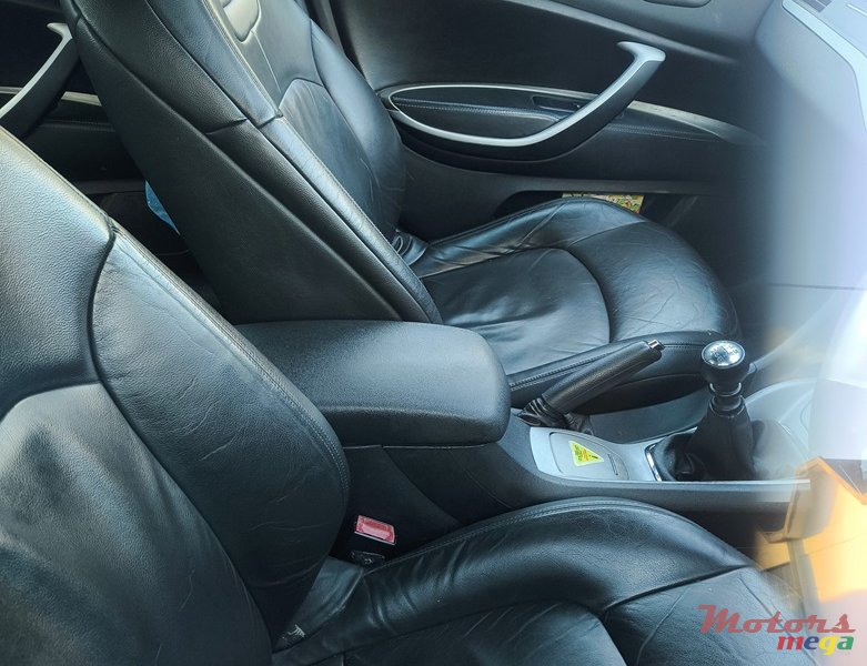 2010' Citroen C5 photo #2