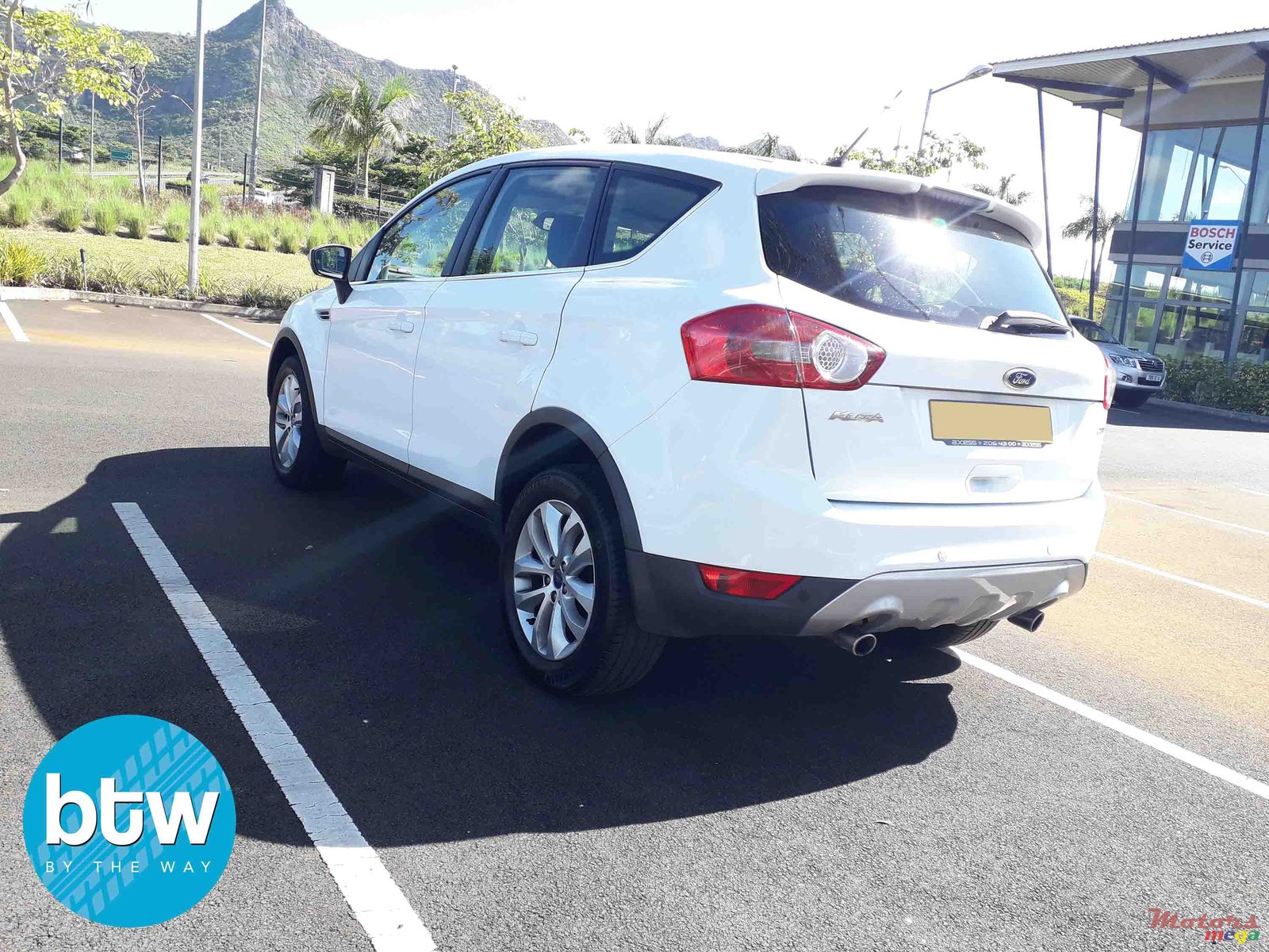 2011' Ford Kuga photo #2