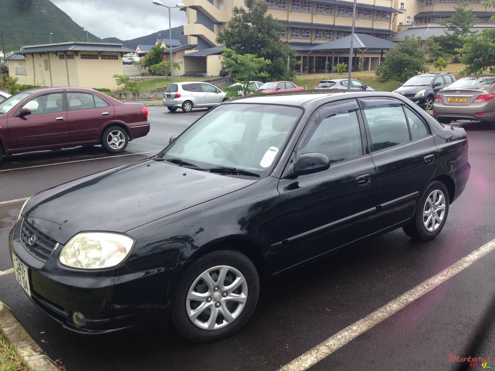 2004' Hyundai Accent photo #1