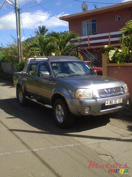 2003' Nissan Hardbody PREDATOR 4X4 photo #1