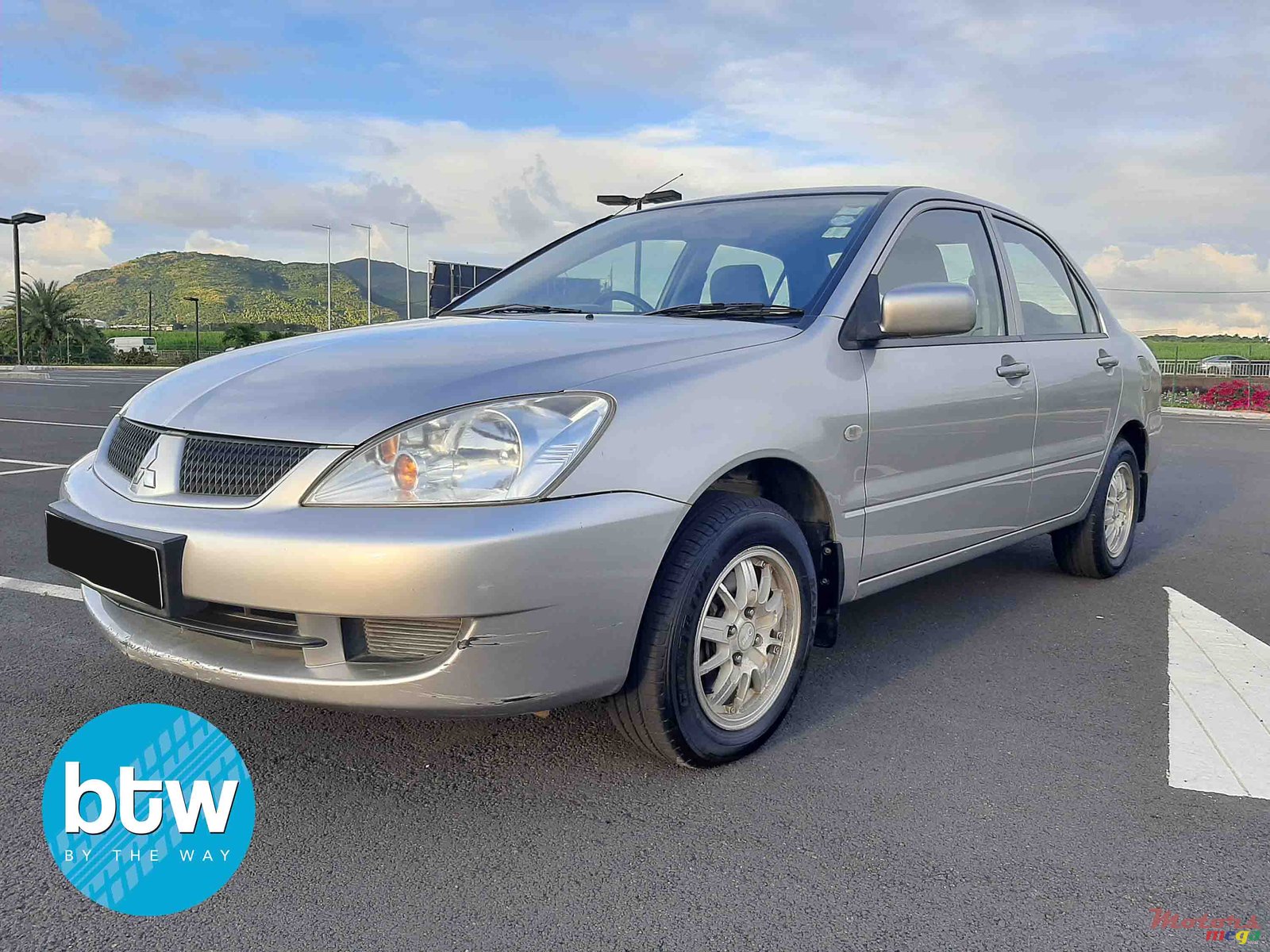 2010' Mitsubishi Lancer photo #2