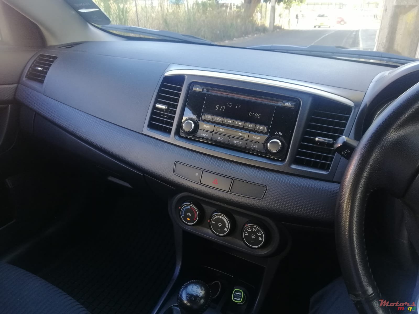 2015' Mitsubishi Lancer Evolution photo #5