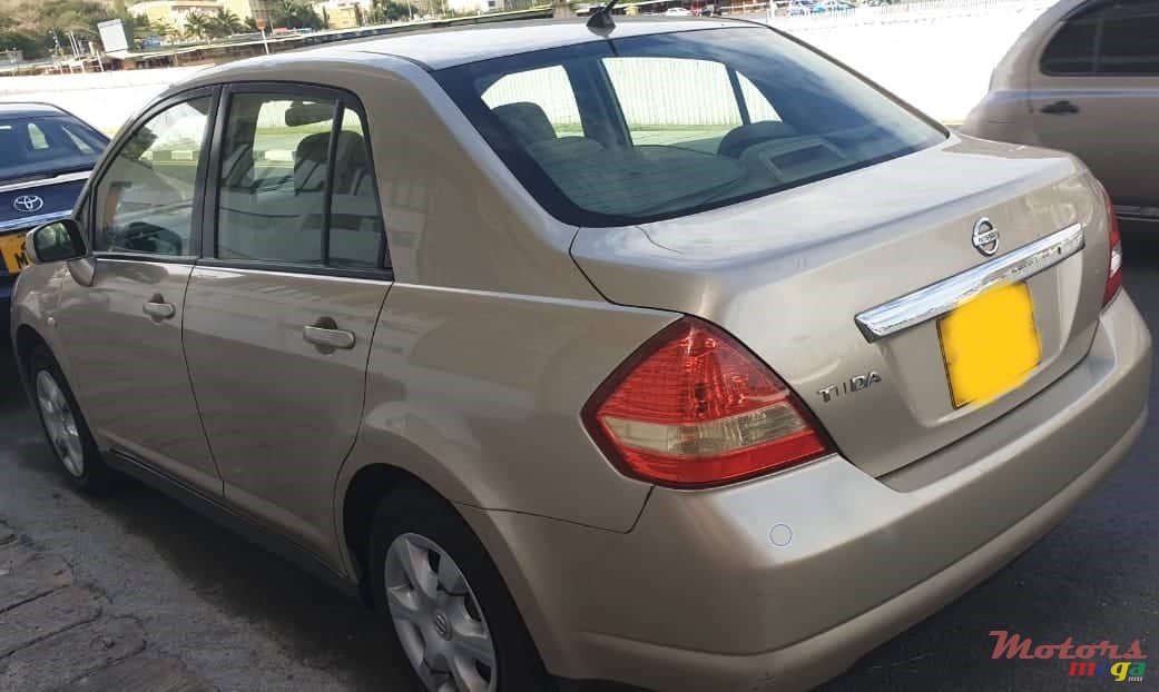 2010' Nissan Tiida photo #4