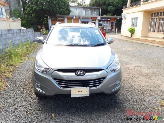 2011' Hyundai ix35 photo #3