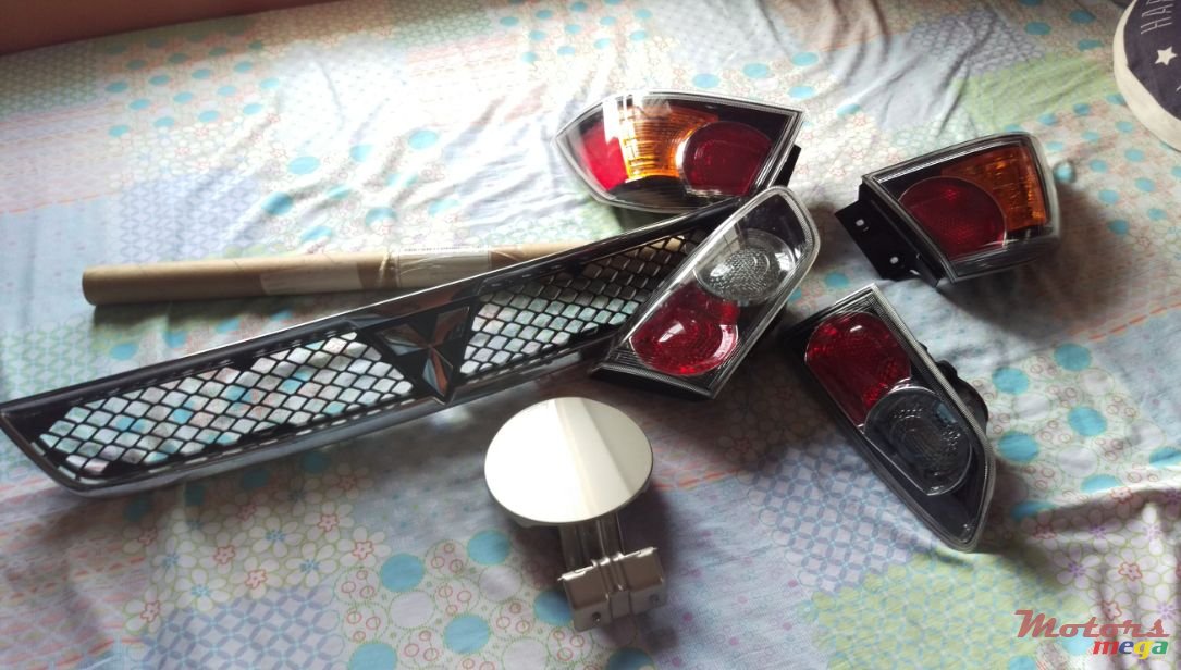 2011' Mitsubishi Lancer photo #7