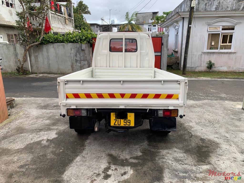 1999' Mazda B-Series Bongo photo #3