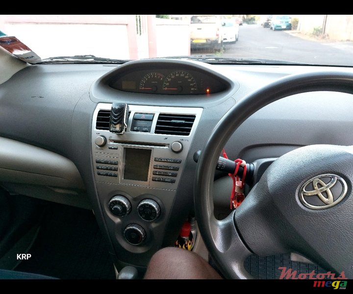 2009' Toyota Belta photo #5