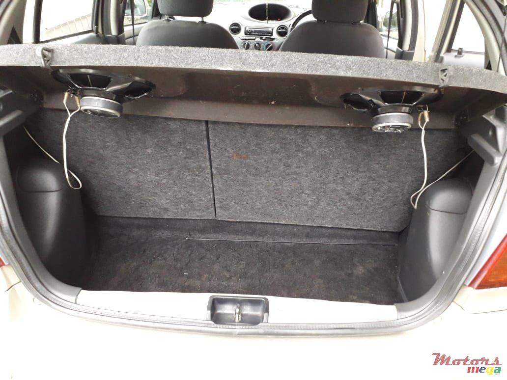 2002' Toyota Vitz No Modifications. photo #7