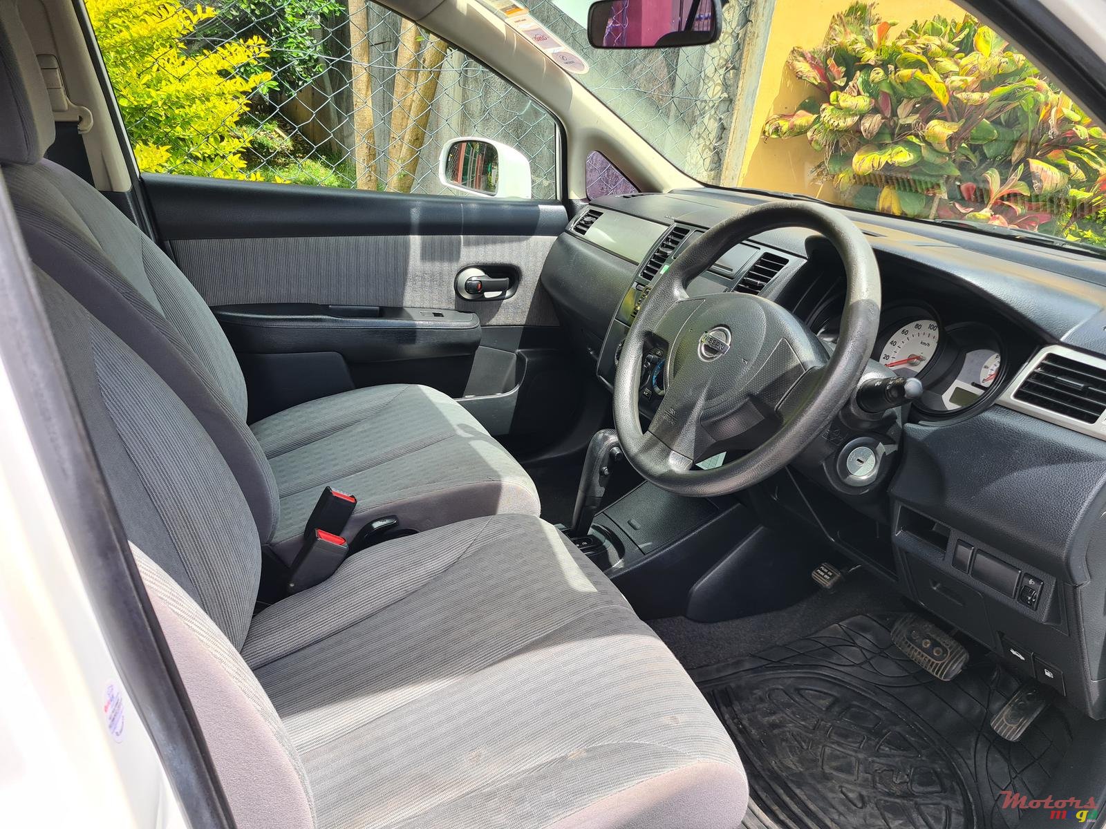 2008' Nissan Tiida Automatic photo #6