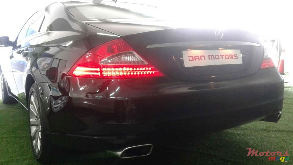 2009' Mercedes-Benz CLS 350 photo #5