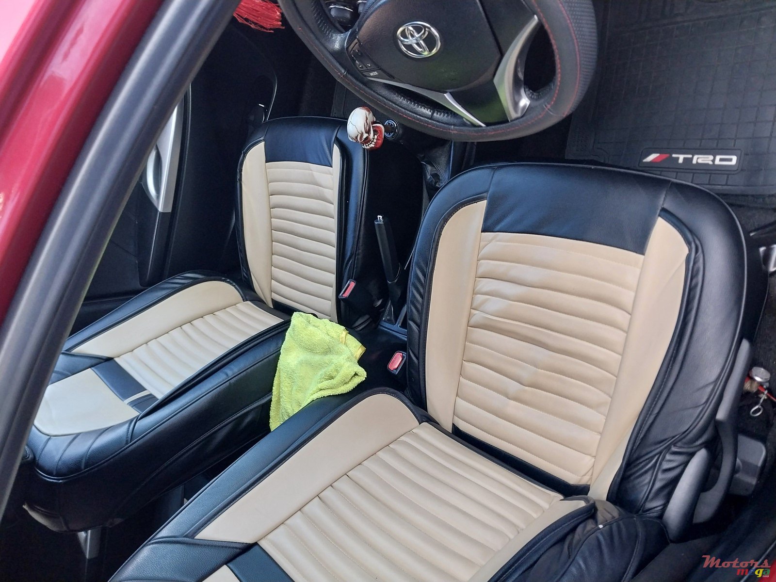 2017' Toyota Yaris photo #3