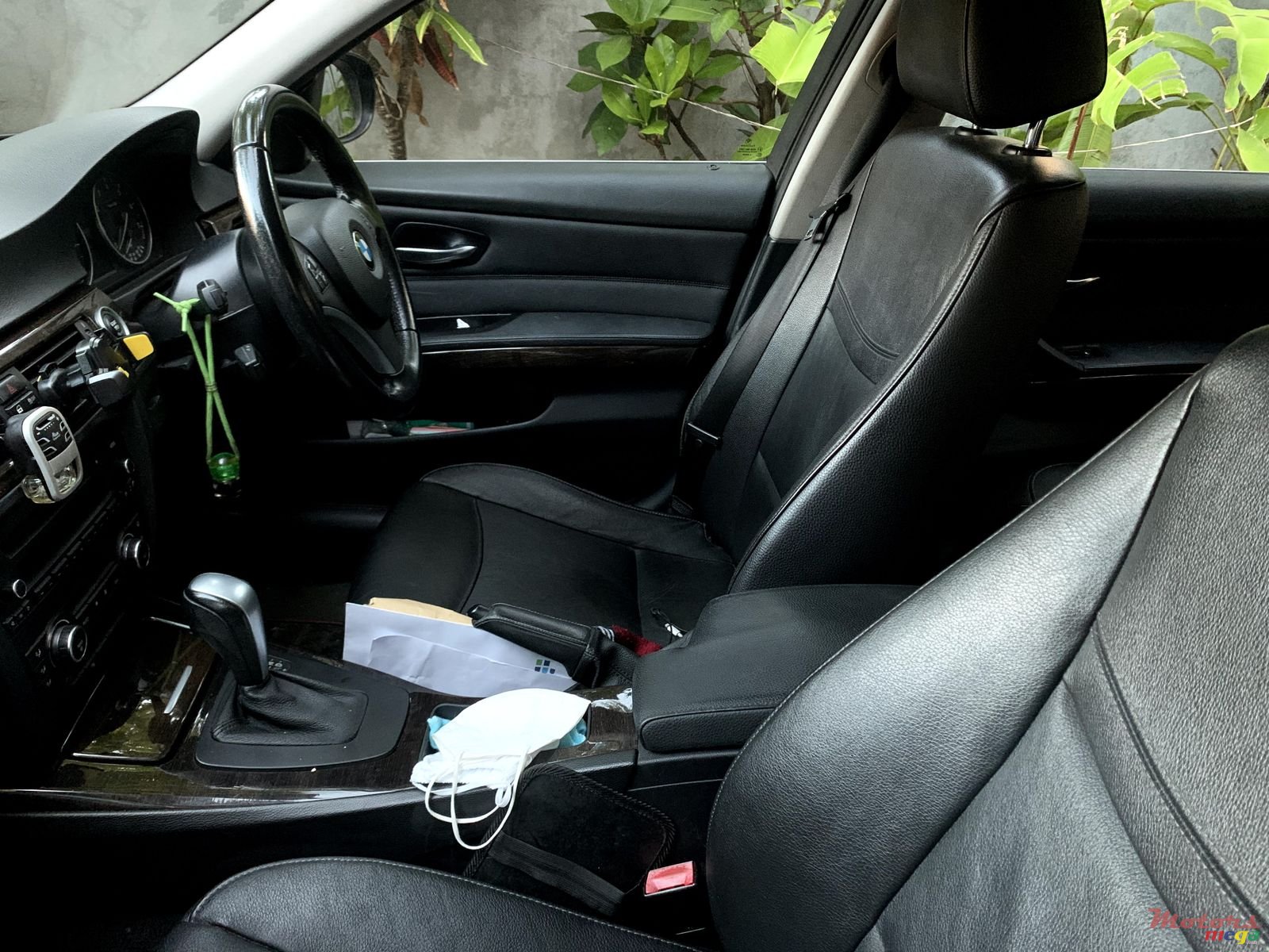 2011' BMW 3 Series photo #6