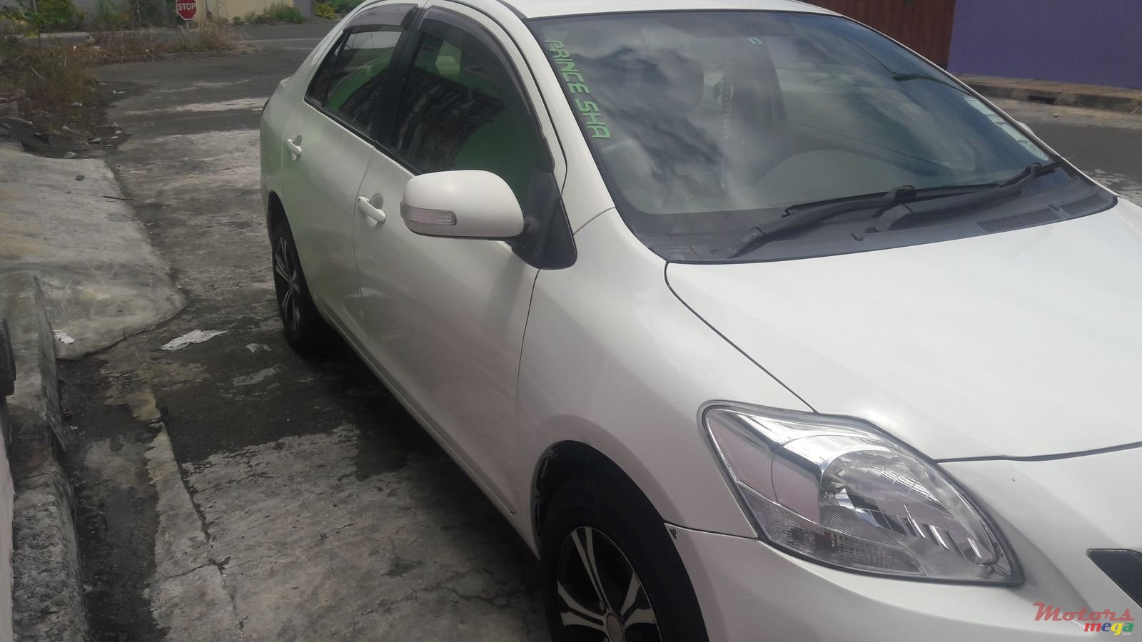 2009' Toyota Belta photo #3