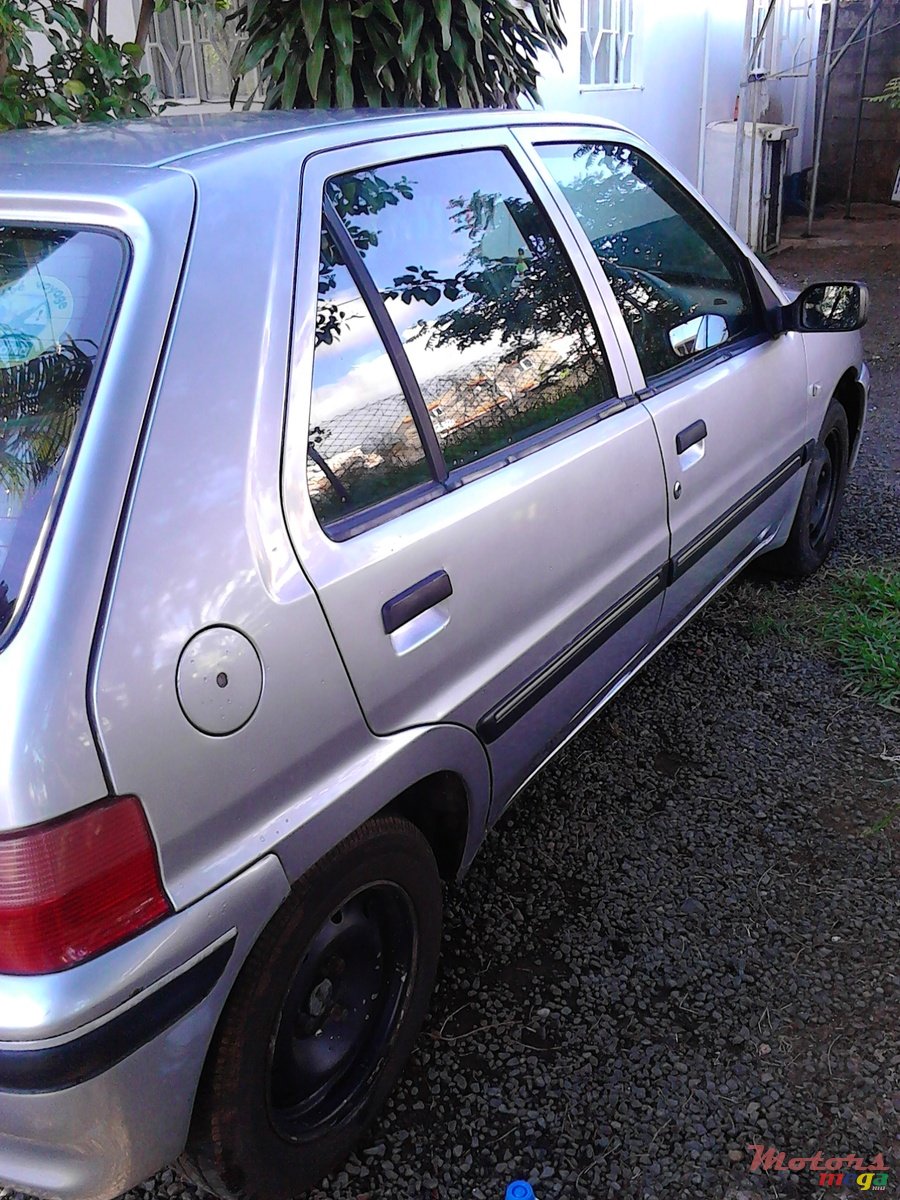 2000' Peugeot 106 hatchback equinoxe photo #1