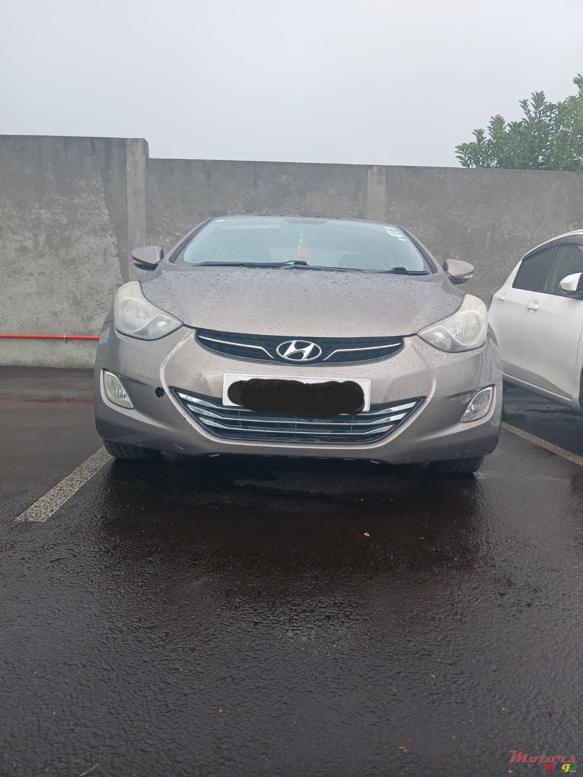 2013' Hyundai Elantra photo #2