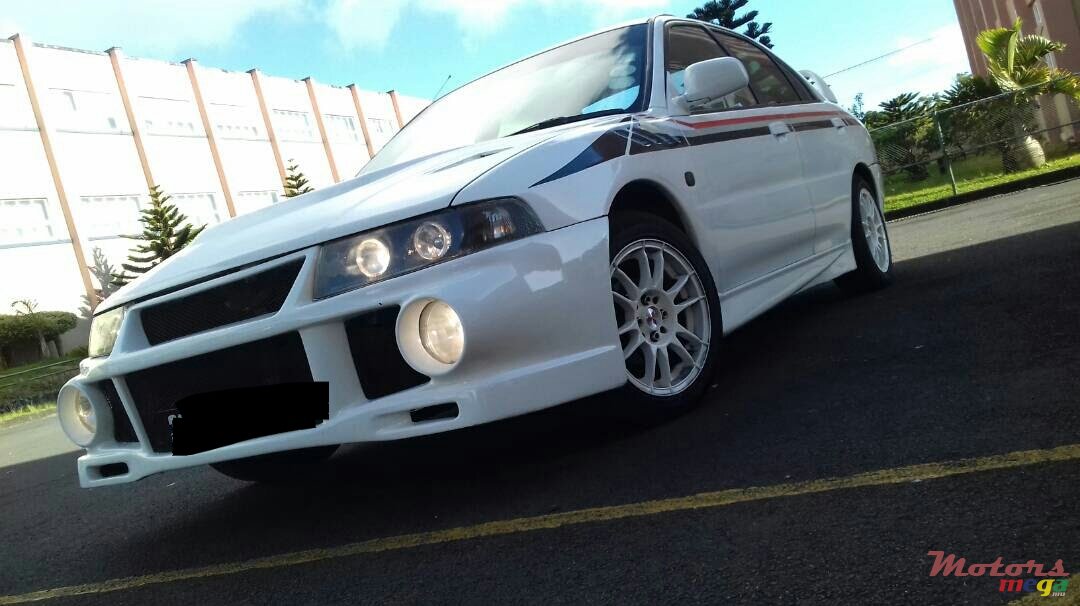1999' Mitsubishi Lancer photo #2