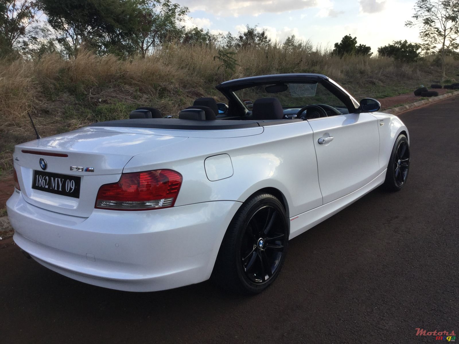 2009' BMW 120 Cabriolet photo #4