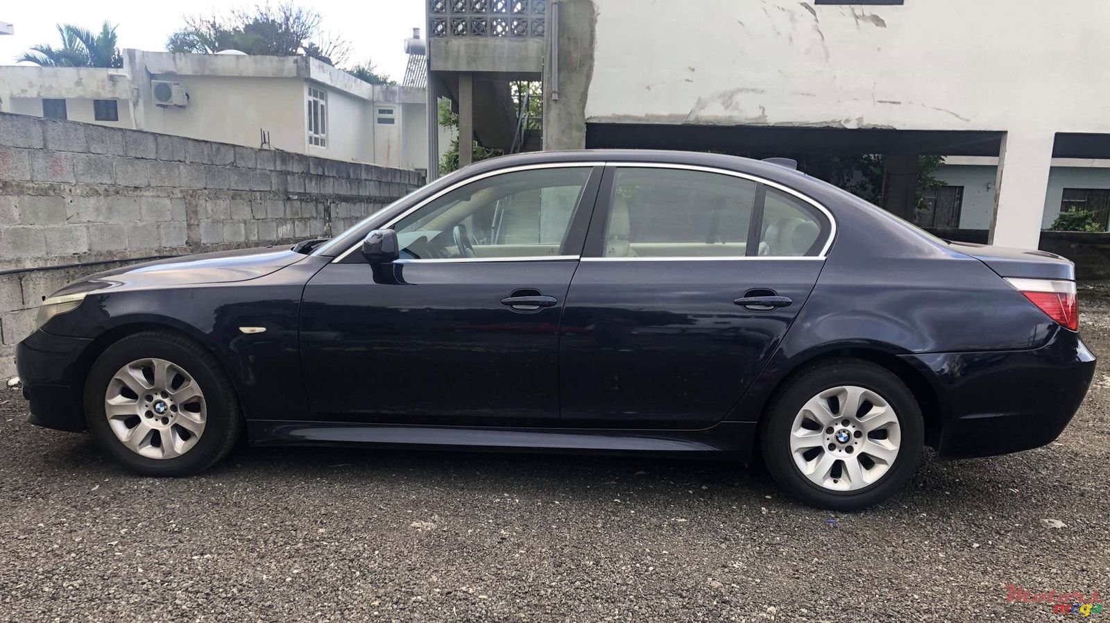 2005' BMW 520 photo #1