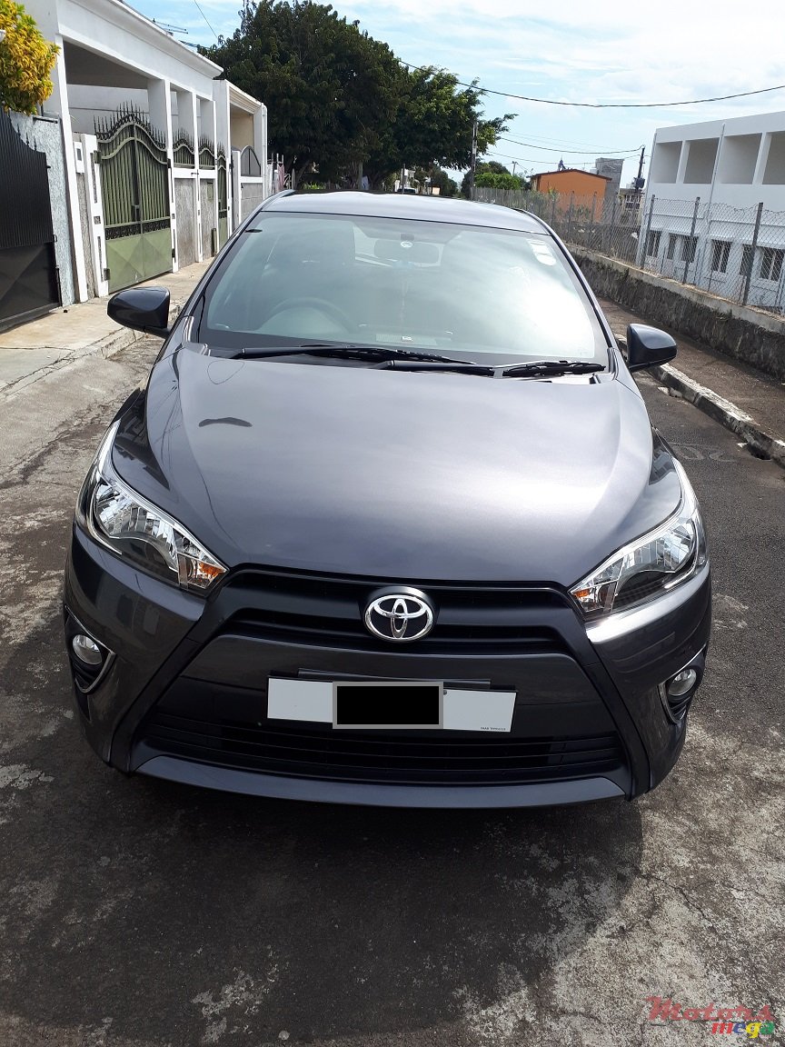 2017' Toyota Yaris None photo #2