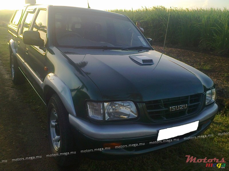 2001' Isuzu photo #1