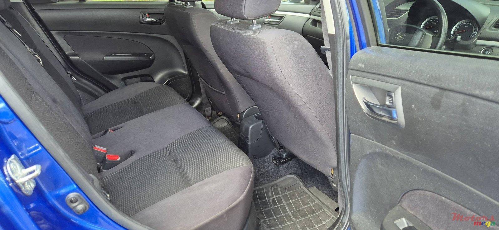 2013' Suzuki Swift photo #4