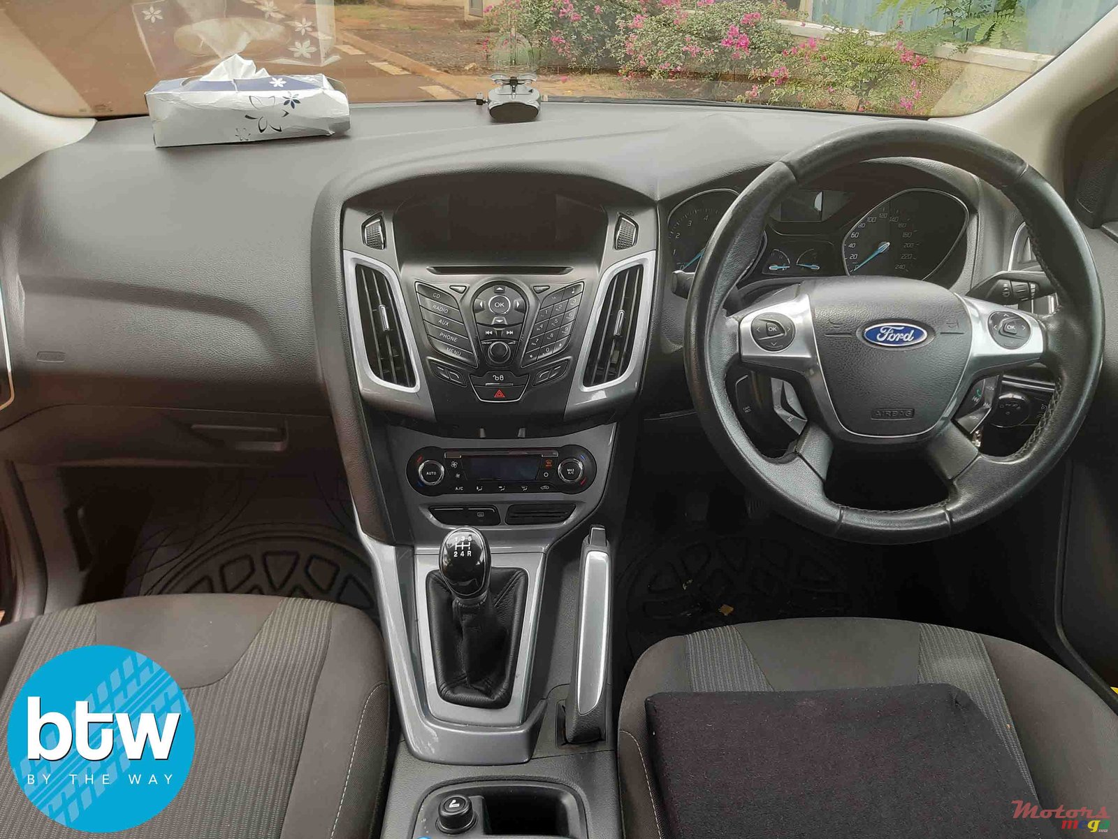 2012' Ford Focus photo #6