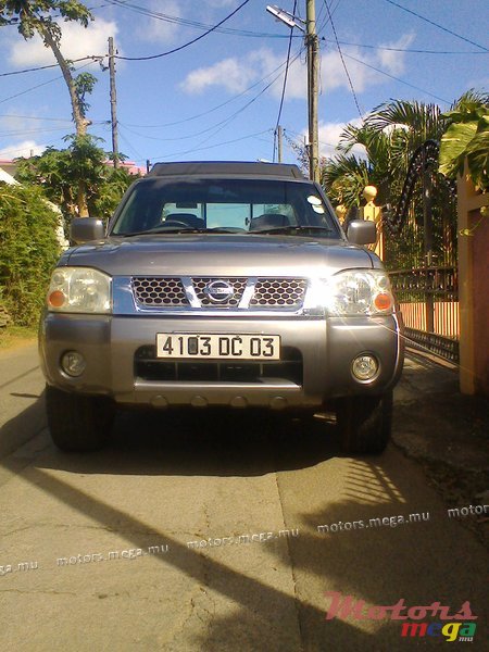 2003' Nissan Hardbody 4x4 predator photo #2