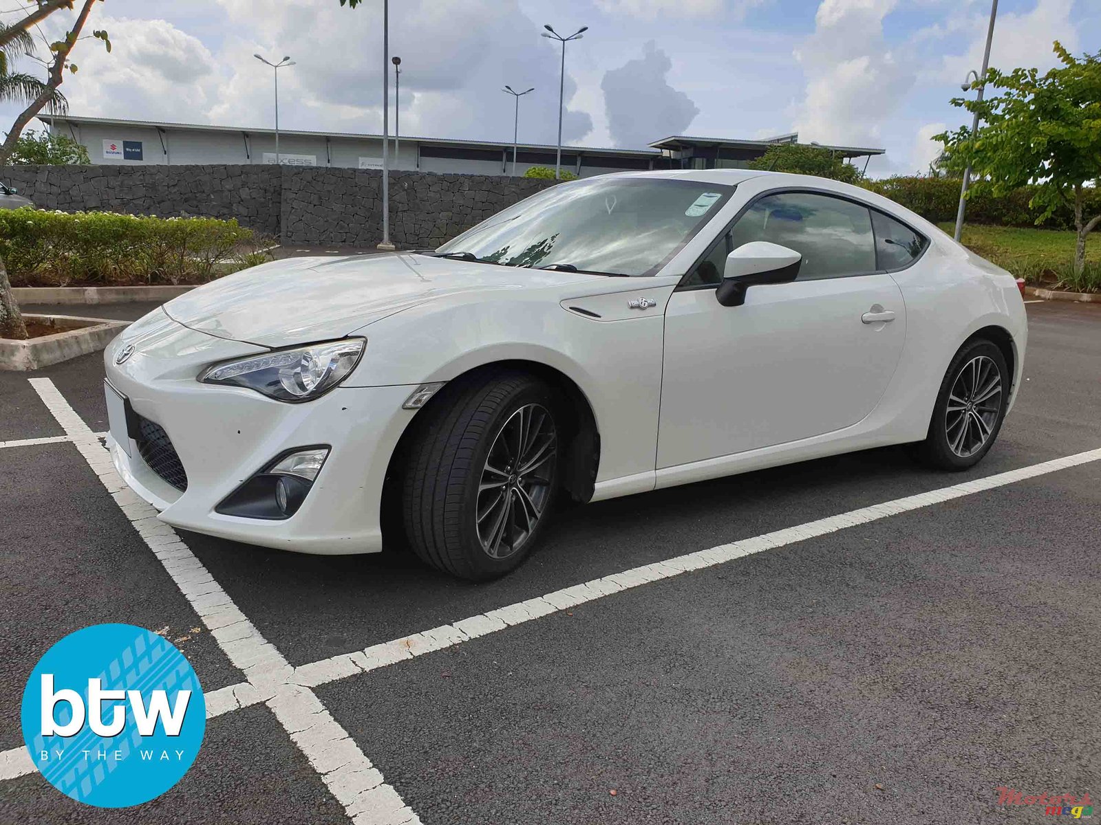 2012' Toyota GT86 photo #3