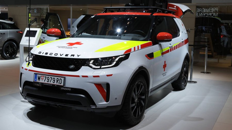 Land Rover Builds Discovery Rescue Vehicle For Austrian Red Cross