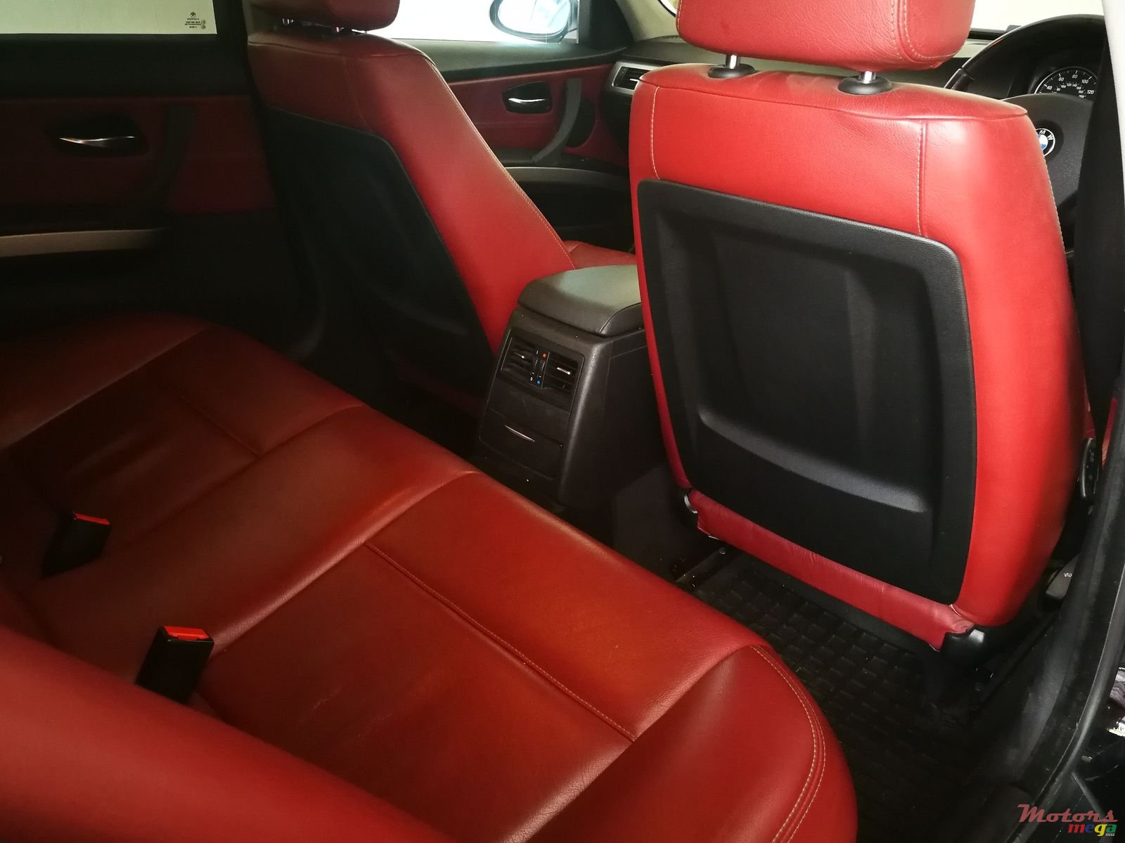 2008' BMW 3 Series photo #5