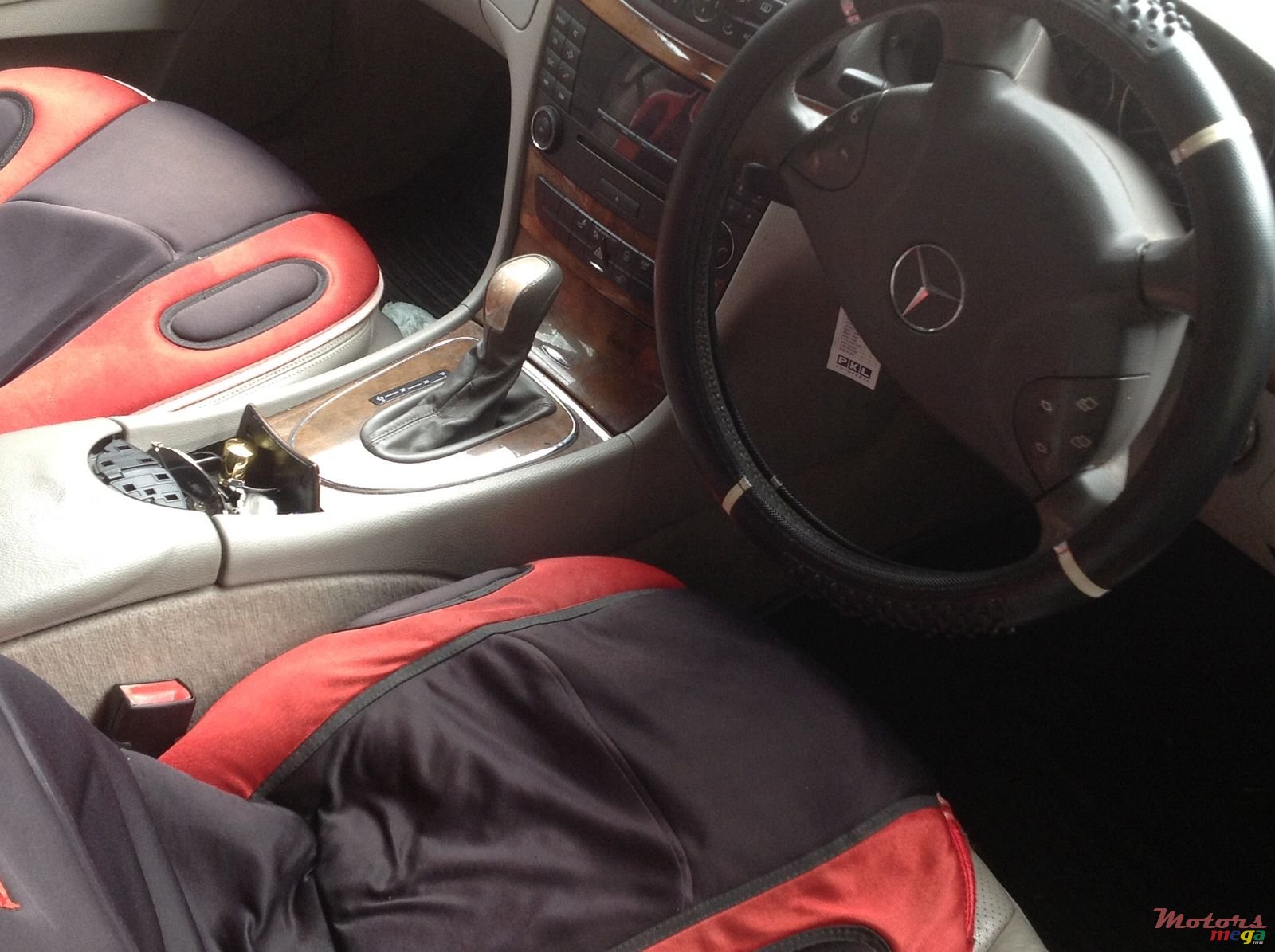 2004' Mercedes-Benz E-Class E270 photo #2