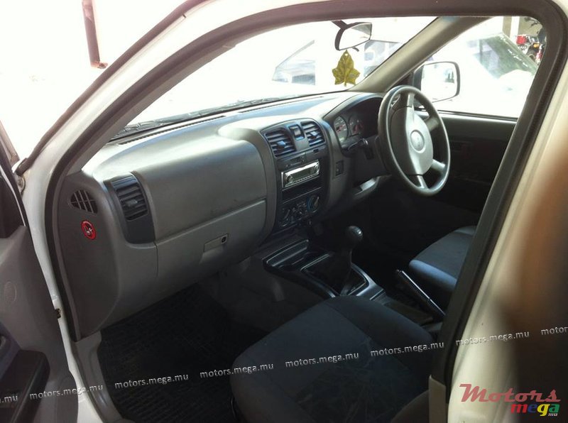 2006' Isuzu KB Series kb300tdi LX photo #4