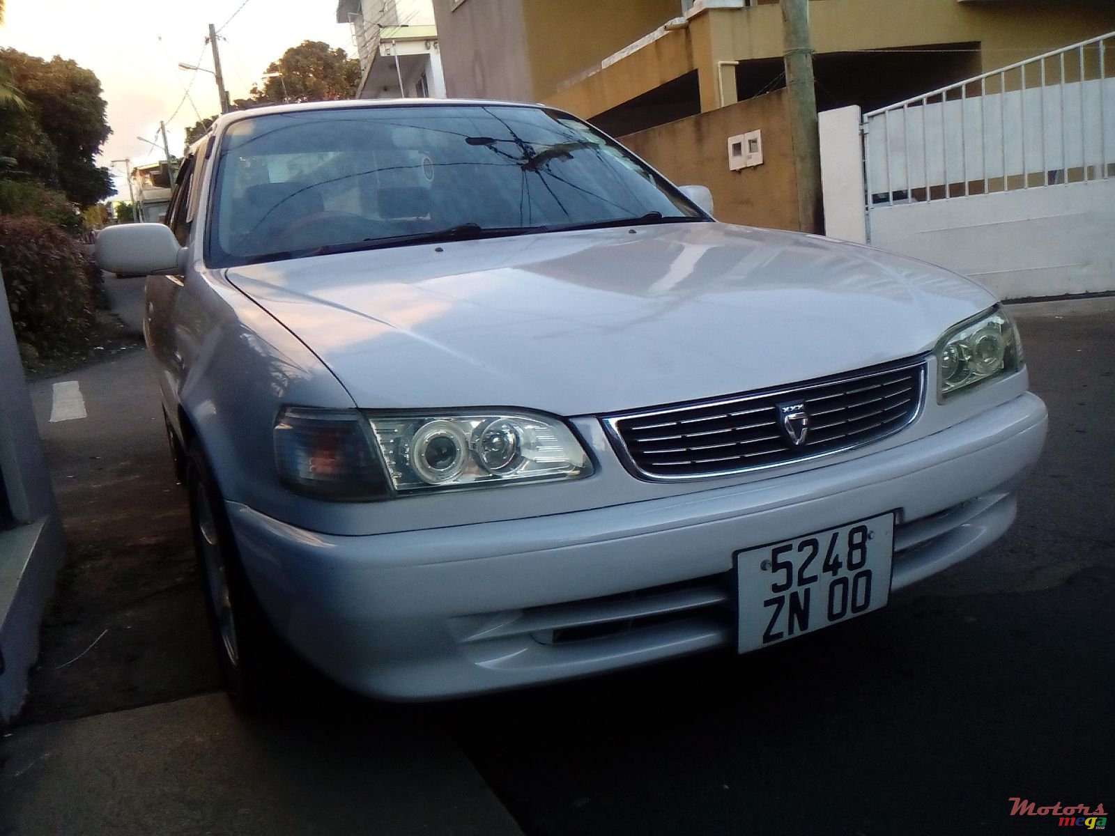 2000' Toyota Corolla photo #1