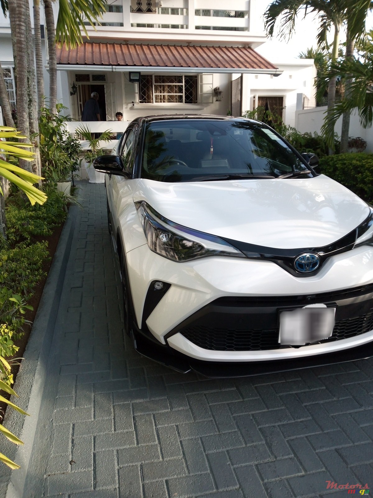 2022' Toyota C-HR photo #2