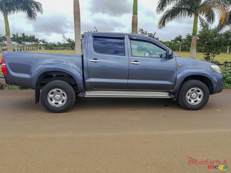 2013' Toyota Hilux 2.5 turbo photo #1