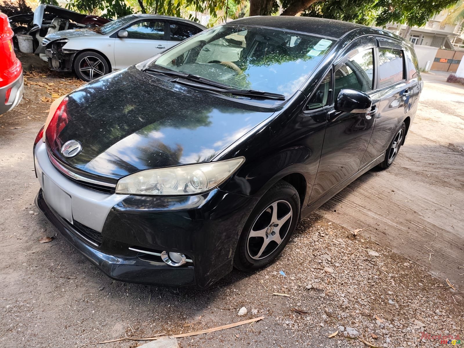 2013' Toyota Wish photo #1