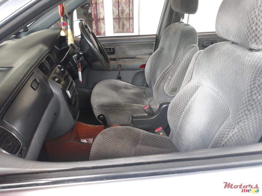 2001' Hyundai Trajet Non photo #3