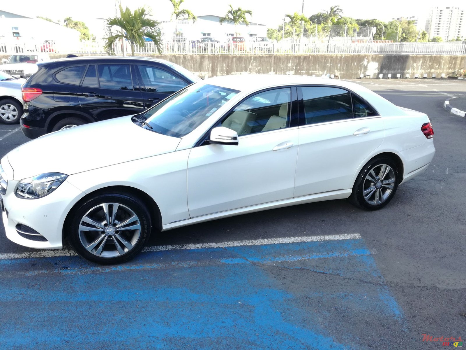 2013' Mercedes-Benz E-Class photo #2