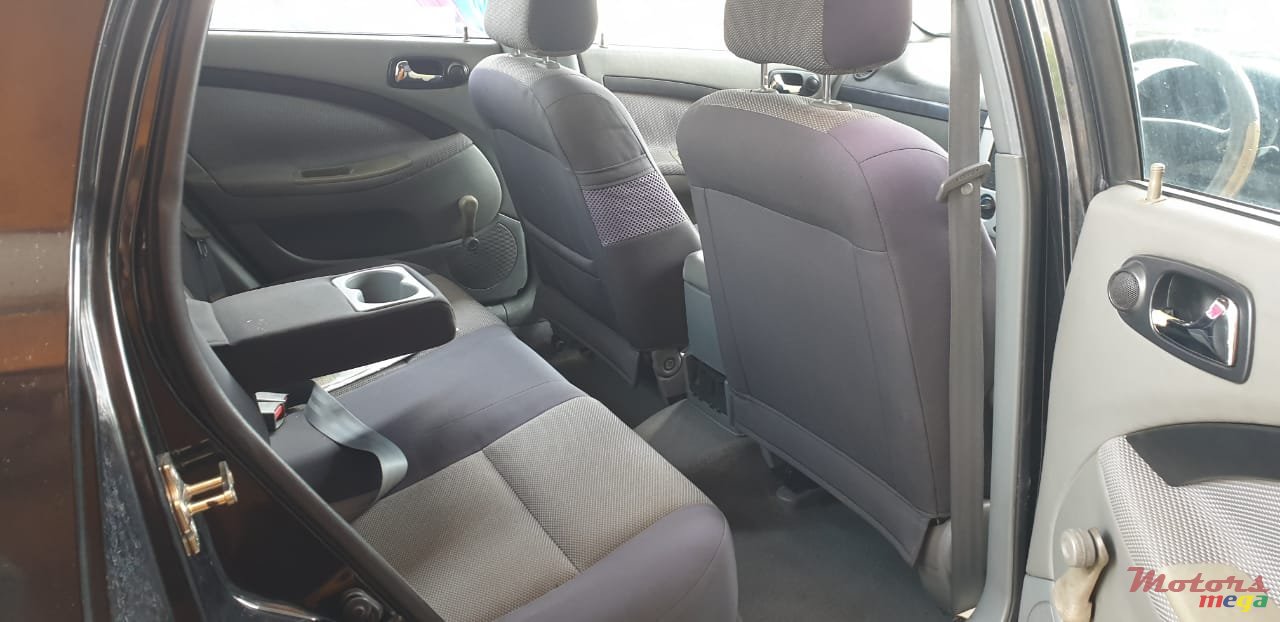 2009' Chevrolet Optra photo #3