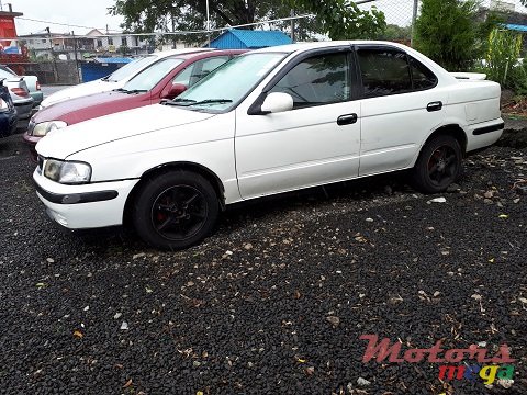 1999' Nissan B15 photo #2