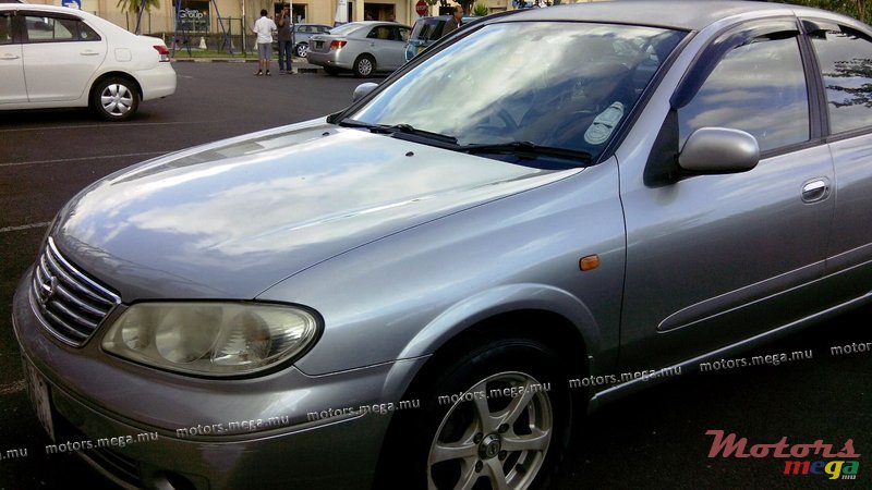 2004' Nissan Sunny photo #1