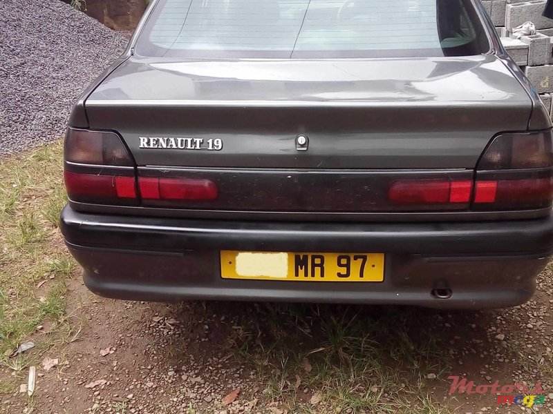 1997' Renault 19 photo #2